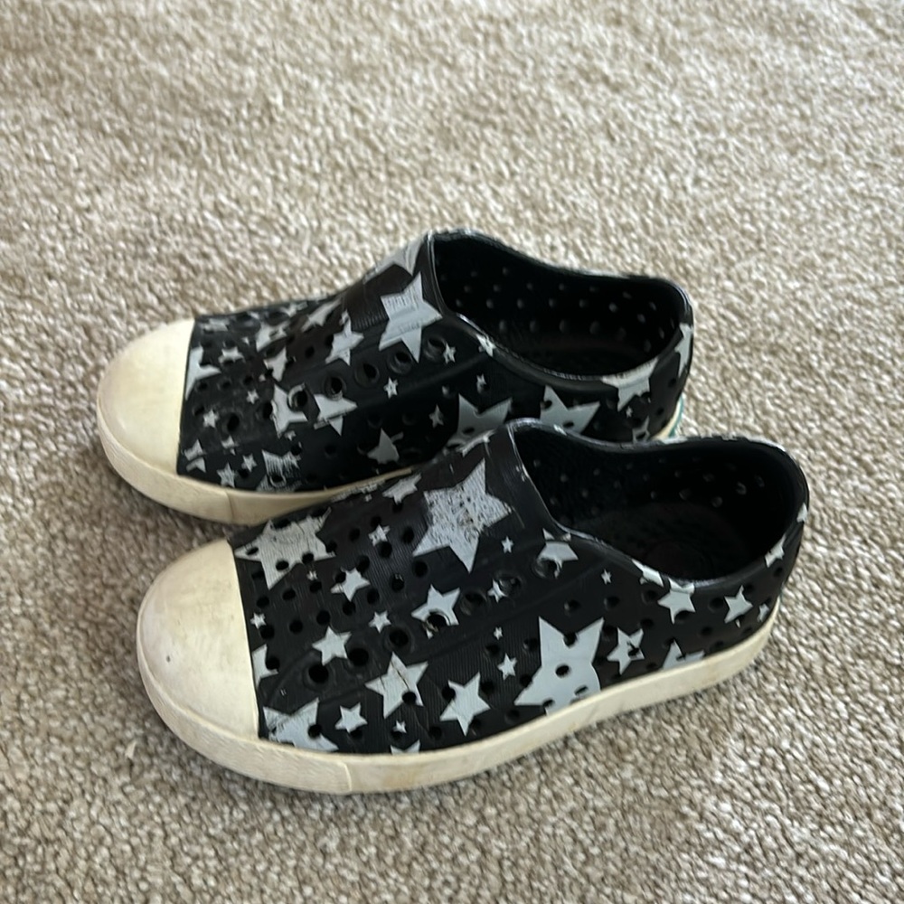 Native shoes toddler size 8